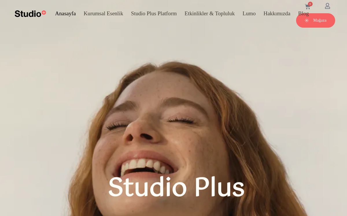 Studio Plus website screenshot